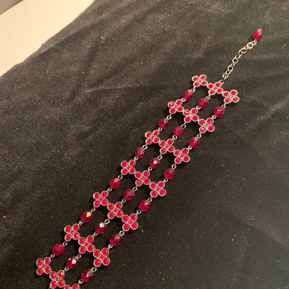 Red Crystal Cross Link Bracelet Gunmetal Adjustable - Picture 4 of 7